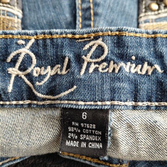 Women's Classic Blue Jean Shorts - Picture 8 of 8